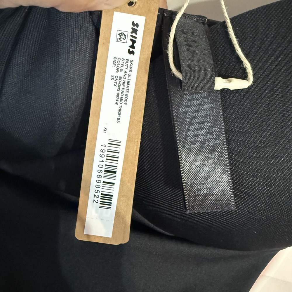 SKIMS Ultimate Body Push Up Butt & Hip Pad Mid-thigh Bodysuit Onyx Sz XS NWT$188 - Picture 4 of 10